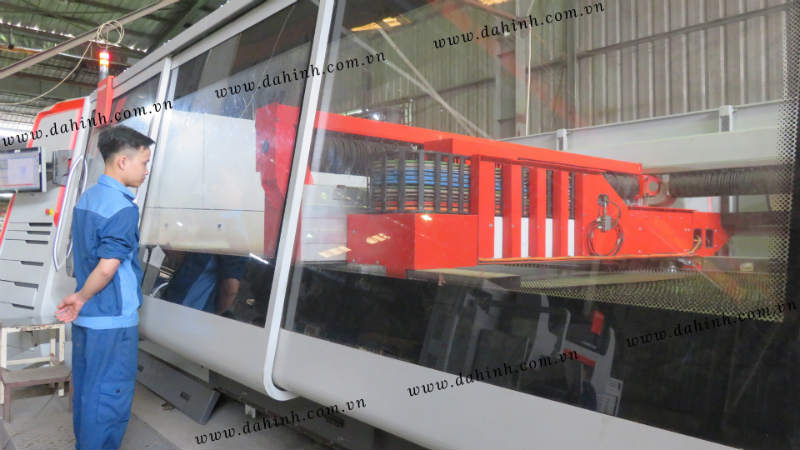 da-hinh-gia-cong-cau-thang-lan-can-inox-uy-tin-tai-ha-noi