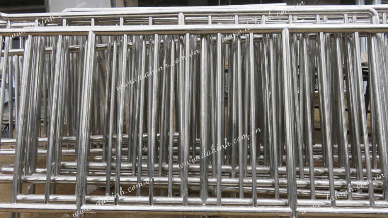 da-hinh-gia-cong-cau-thang-lan-can-inox-uy-tin