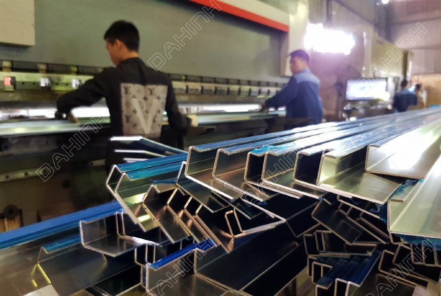 gia công cắt chấn cnc inox inox thép theo yêu cầu