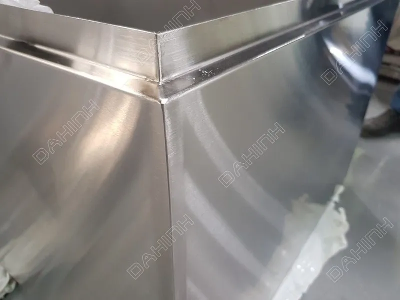 Soi rãnh inox CNC