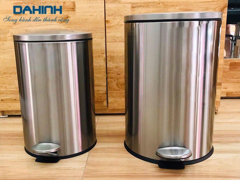Thùng rác inox đạp chân
