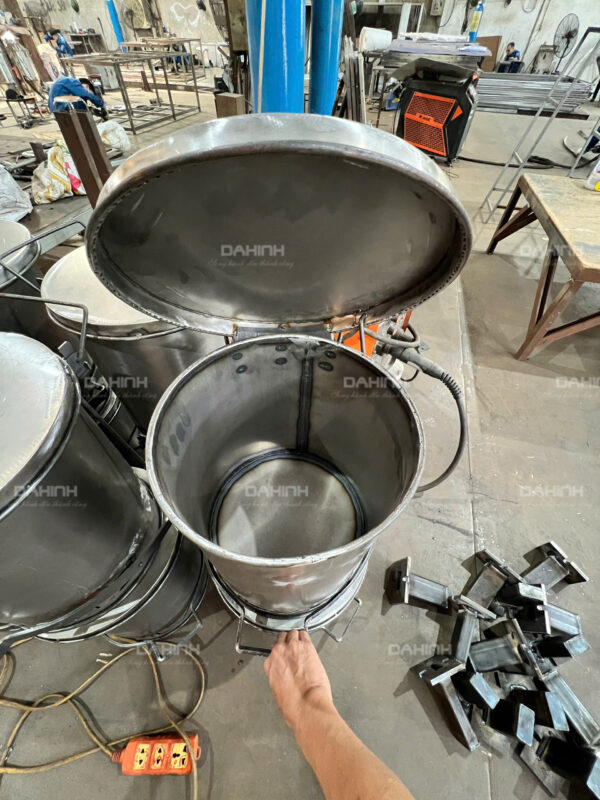 Thùng rác inox đạp chân