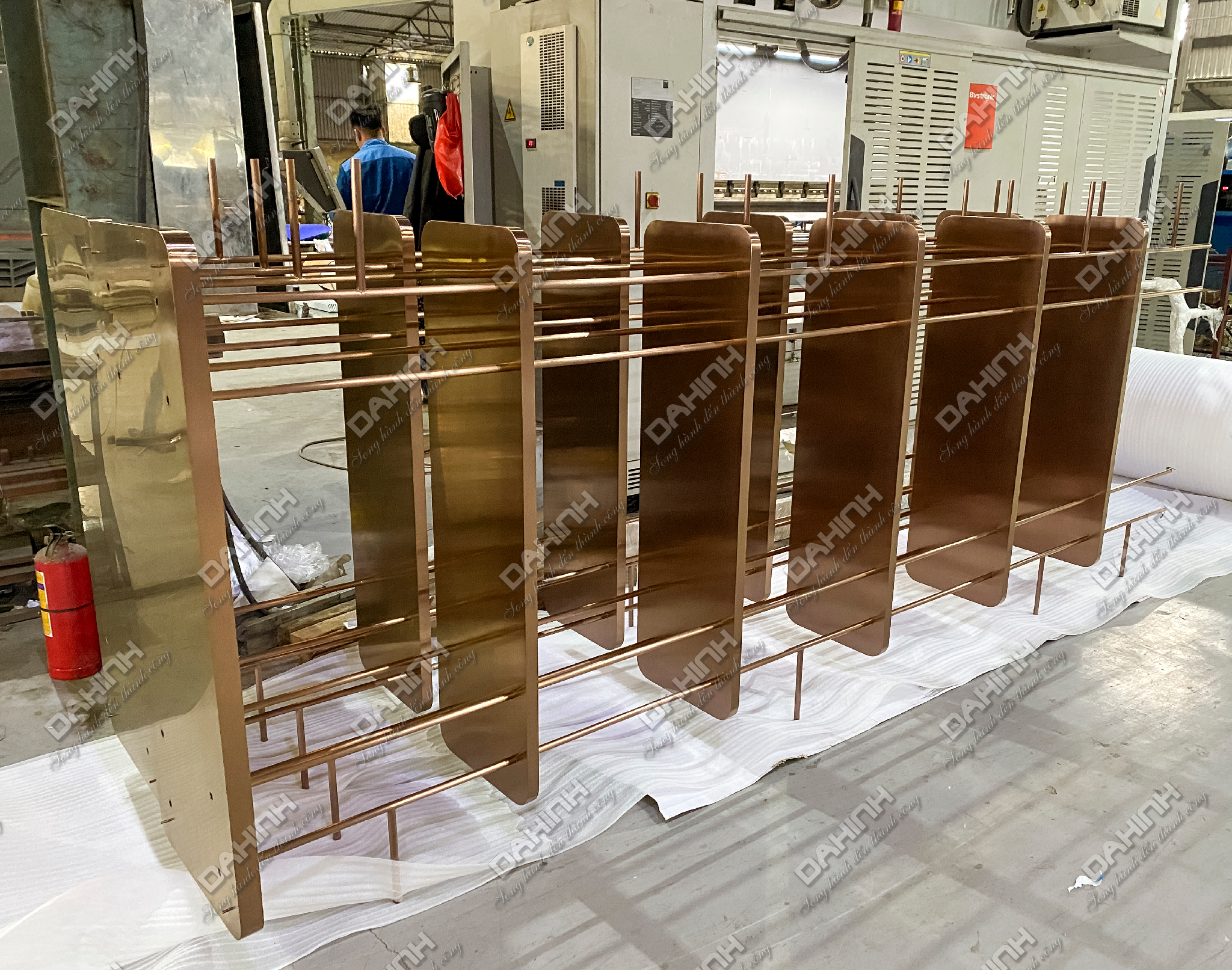 tủ kệ trang trí phòng khách