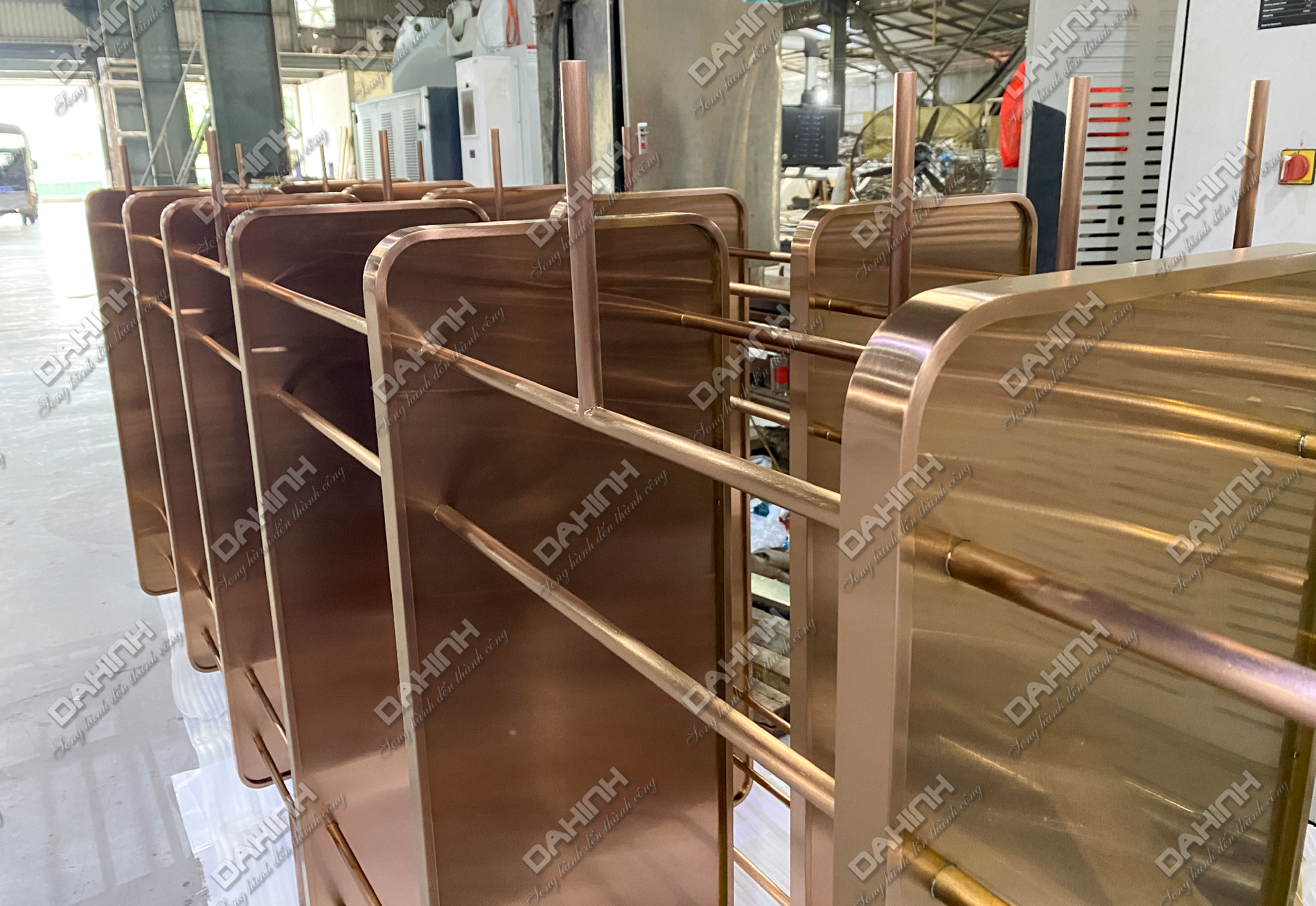 tủ kệ trang trí phòng khách