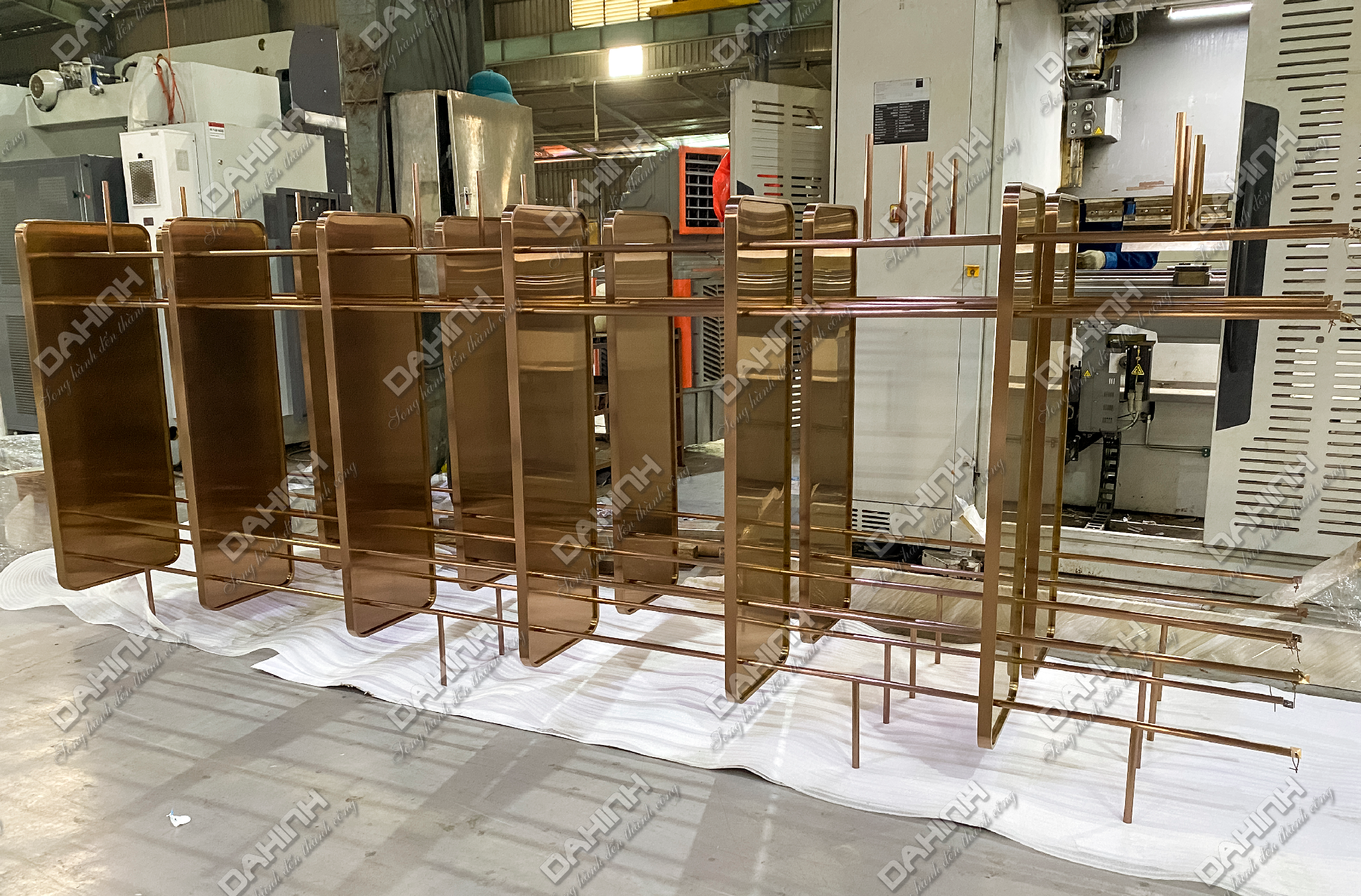 tủ kệ trang trí phòng khách