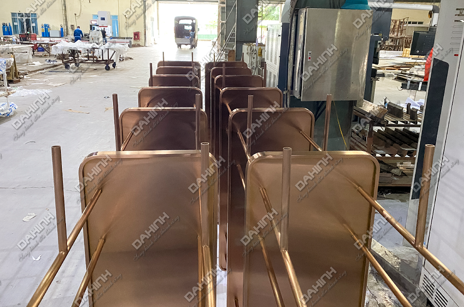 tủ kệ trang trí phòng khách