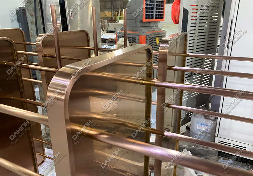 tủ kệ trang trí phòng khách