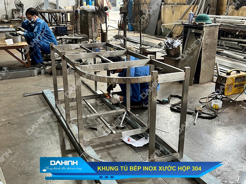 khung tủ bếp inox