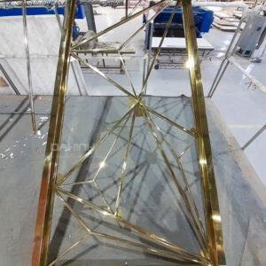 vách ngăn phòng khách với bếp