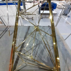 vách ngăn phòng khách với bếp