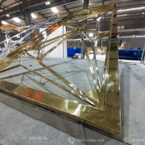 vách ngăn phòng khách với bếp