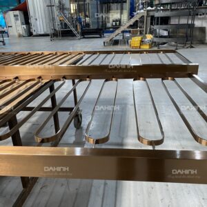gia công inox mạ vàng