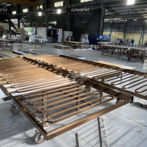 gia công inox mạ vàng