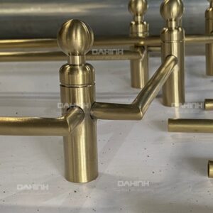 trụ cầu thang inox