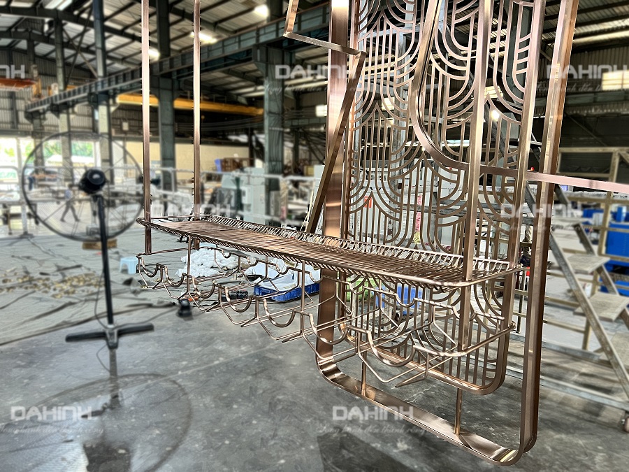 giá treo ly quầy bar gia đình giá treo ly quầy bar gia đình